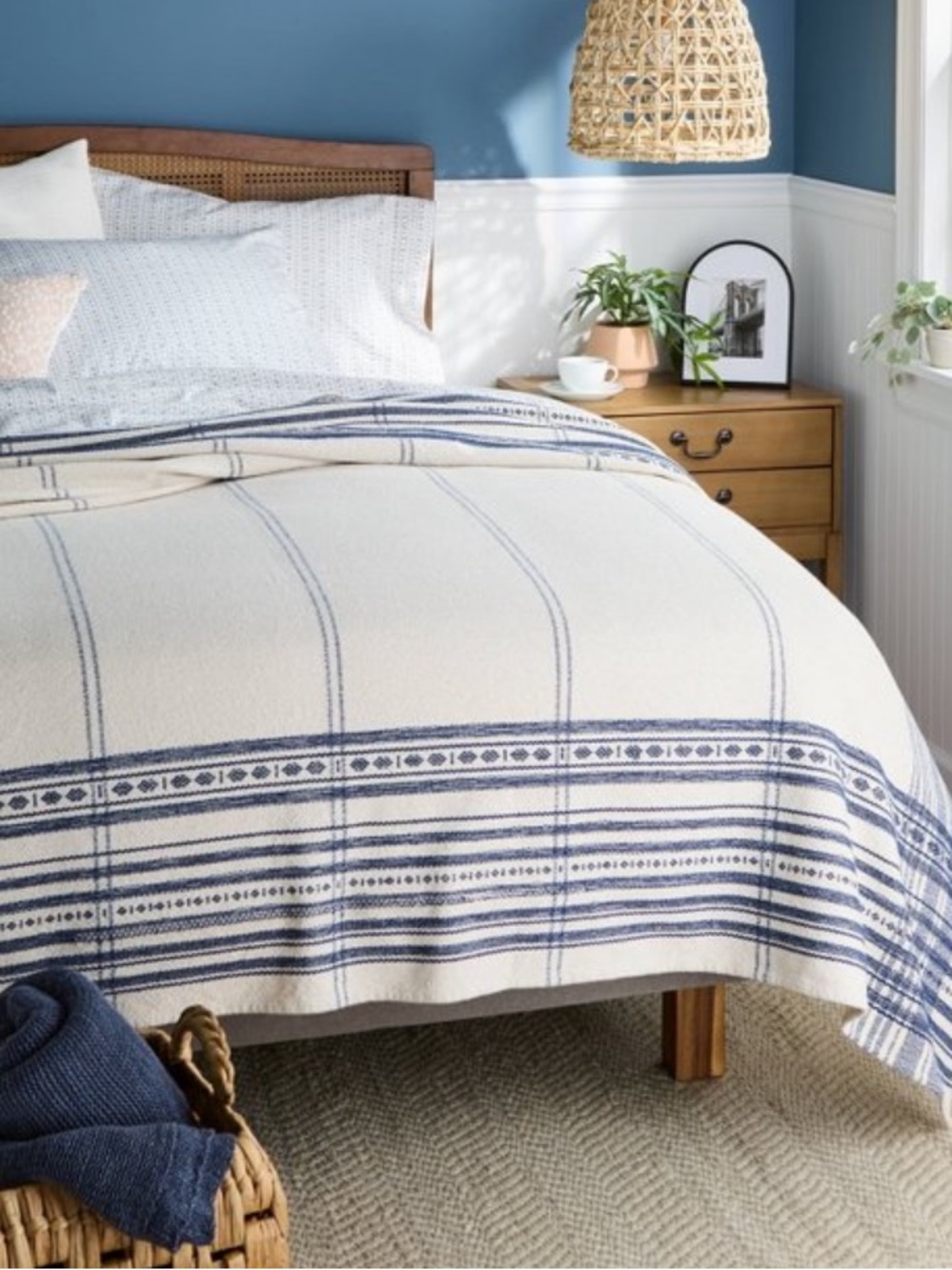 THRESHOLD NEW King Yarn Dyed Plaid Cotton Blanket -Ivory/navy
